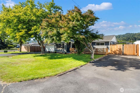 Photo of 4210 Ohio ST, Longview, WA 98632 (MLS # 2558316)