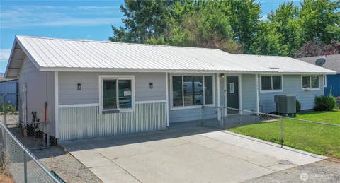 Photo of 733 Ridge Place, Omak, WA 98841 (MLS # 2552365)