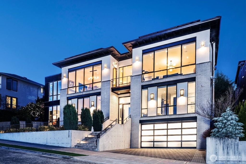 Photo of 362 Ward Street, Seattle, WA 98109 (MLS # 2483541)