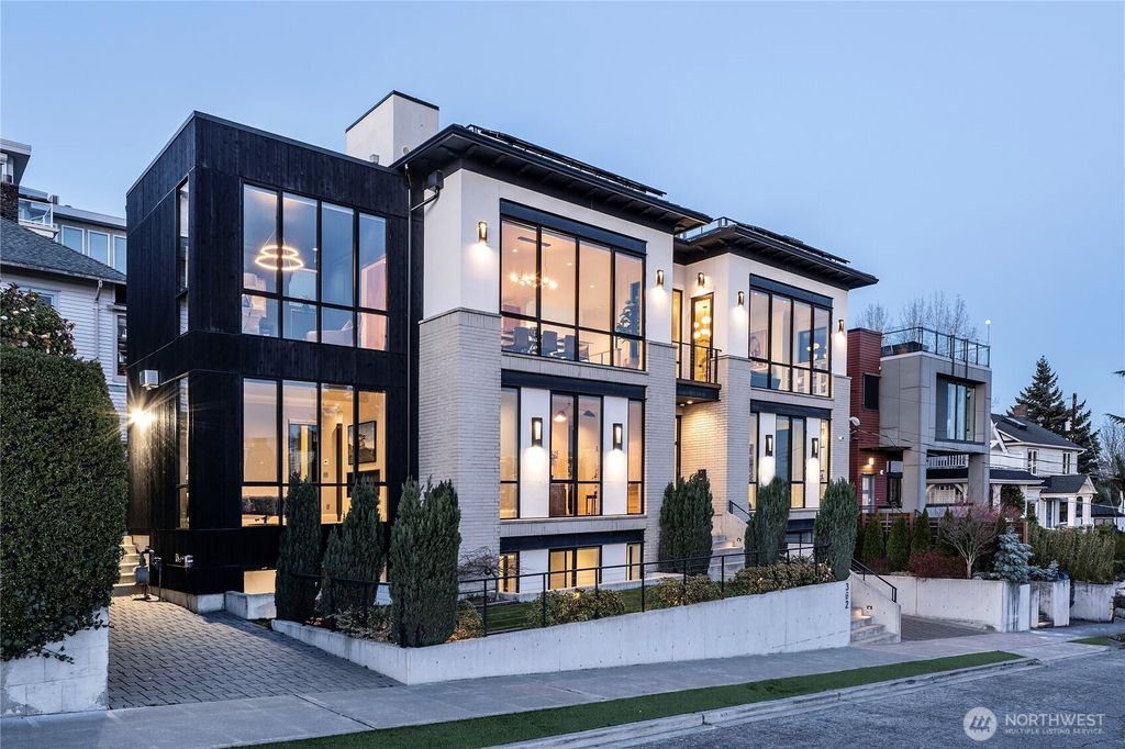 Photo of 362 Ward Street, Seattle, WA 98109 (MLS # 2483541)