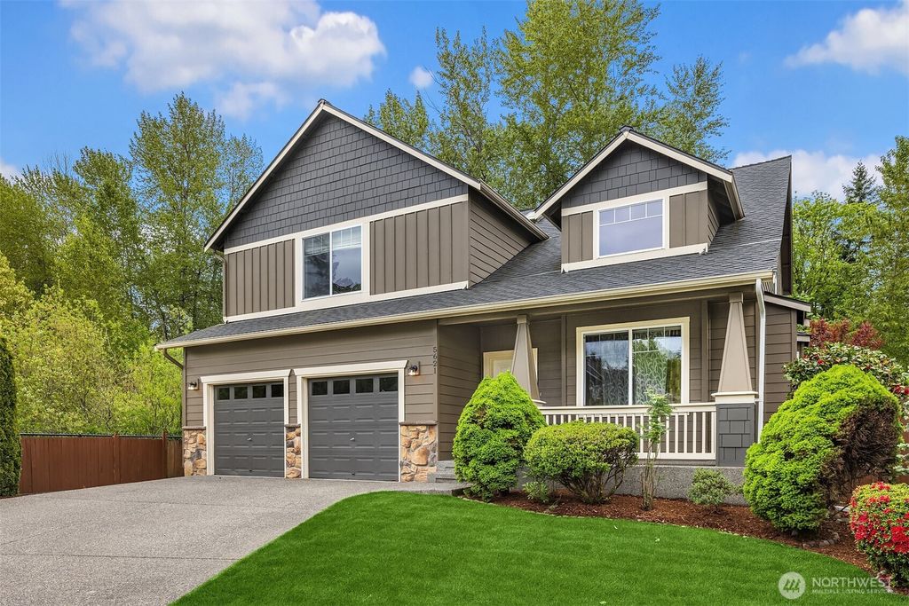Photo of 5621 SE 2nd Court, Renton, WA 98059 (MLS # 2371901)