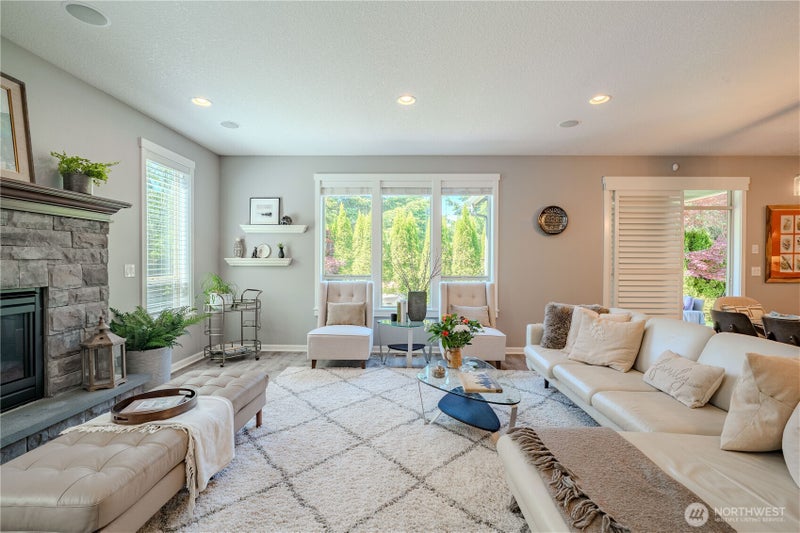 409 N 43rd Court