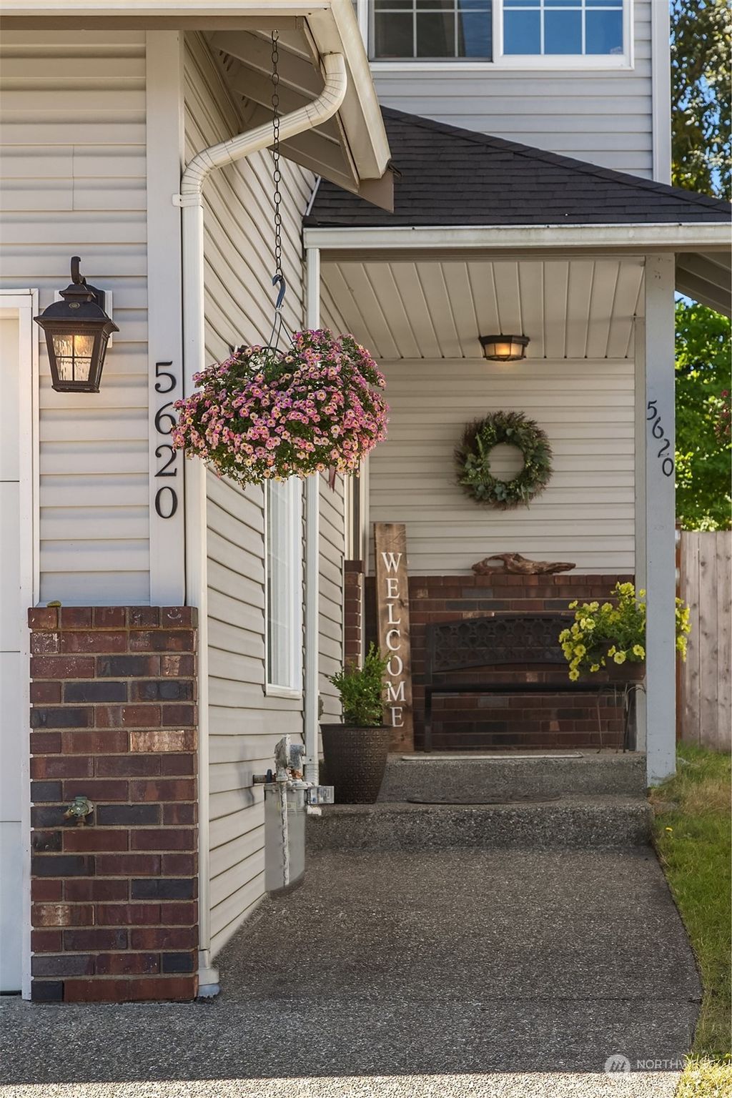 Photo of 5620 137th Place SE, Everett, WA 98208 (MLS # 2145991)