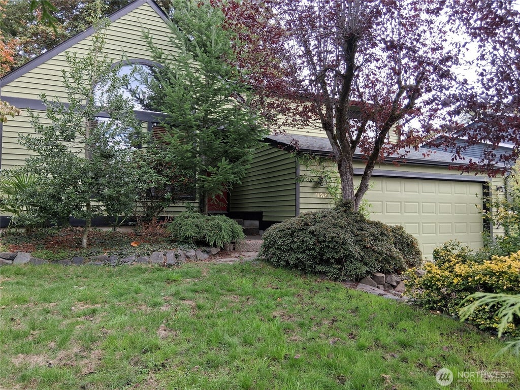 Photo of 11912 SE 211th Place, Kent, WA 98031 (MLS # 2585410)