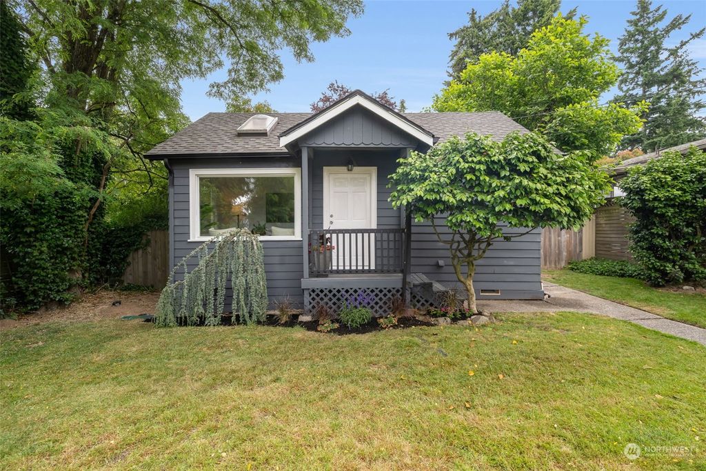 Photo of 10216 3rd Ave SW Ave, Seattle, WA 98146 (MLS # 2257227)