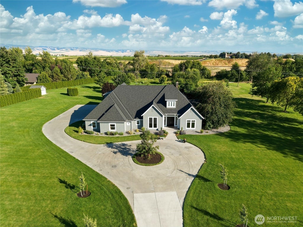 Photo of 2541 Old Milton Hwy Hwy, Walla Walla, WA 99362 (MLS # 2548471)