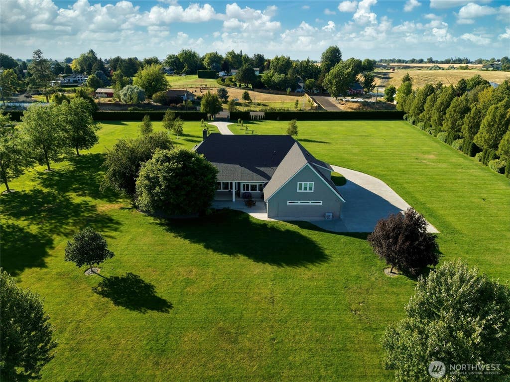 Photo of 2541 Old Milton Hwy Hwy, Walla Walla, WA 99362 (MLS # 2548471)