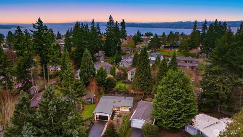 Photo of 1513 3rd Place, Kirkland, WA 98033 (MLS # 2525785)
