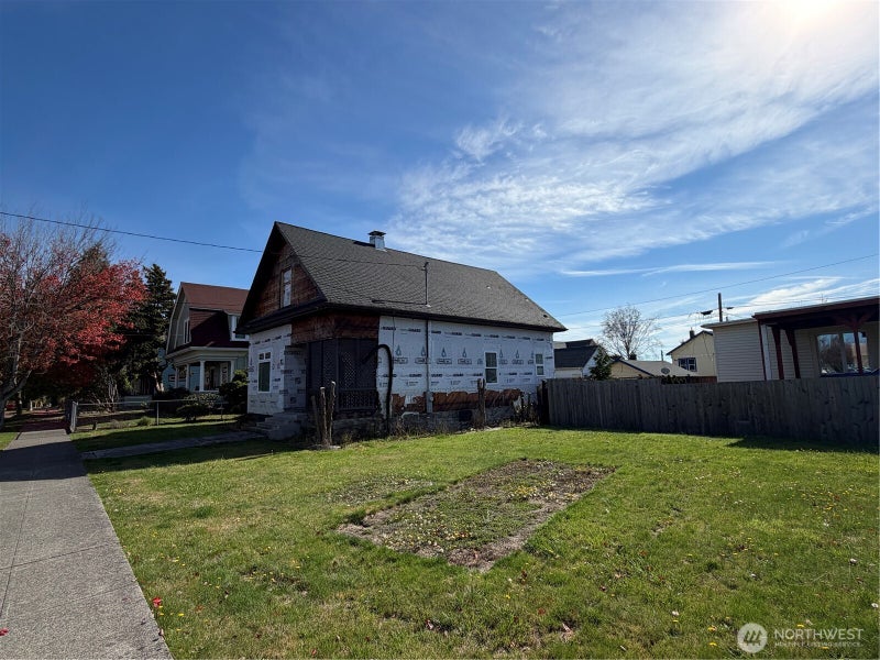 815 6th Street