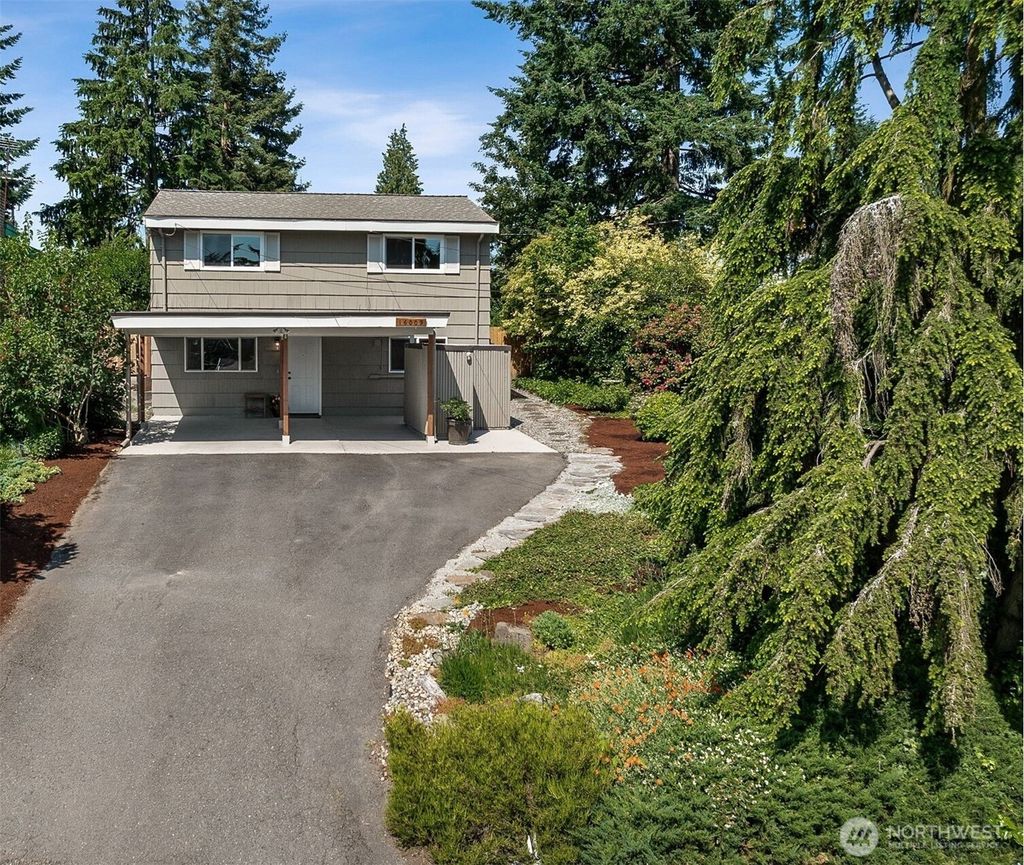 Photo of 16009 9th Avenue SW, Burien, WA 98166 (MLS # 2382438)