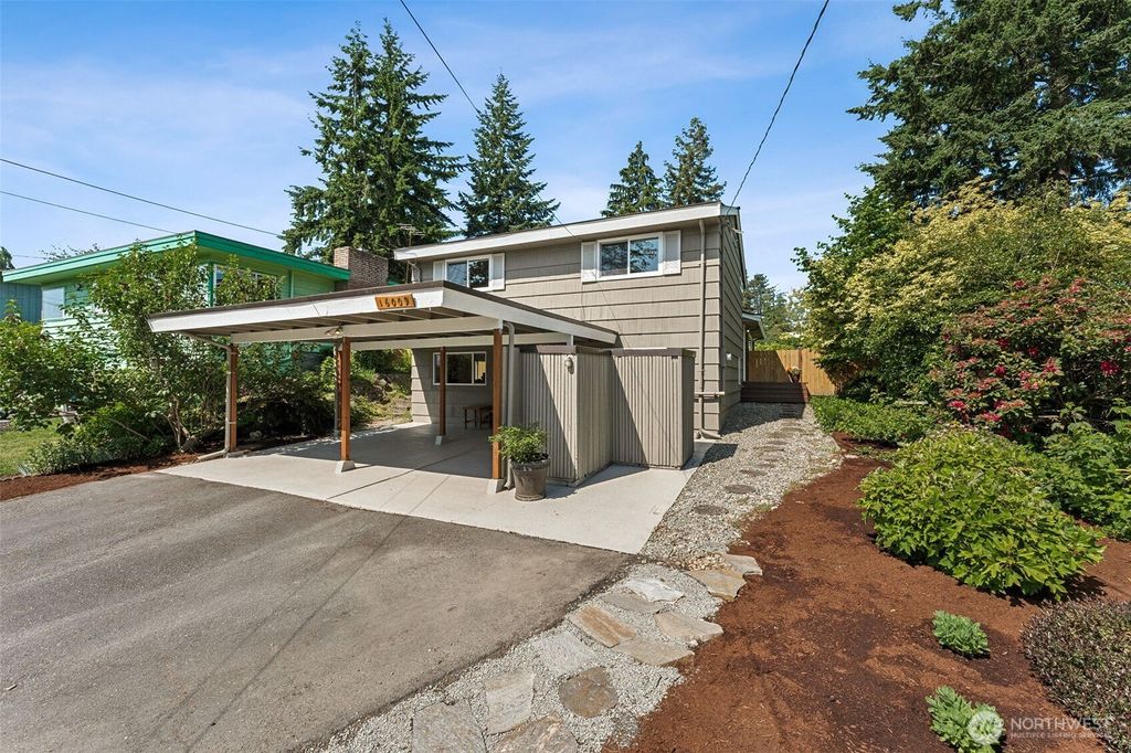 Photo of 16009 9th Avenue SW, Burien, WA 98166 (MLS # 2382438)