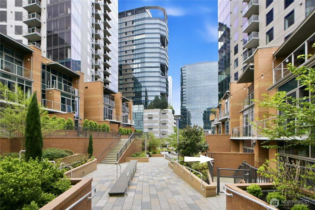 Photo of 10620 NE 9th Place #TH-6, Bellevue, WA 98004 (MLS # 2516529)