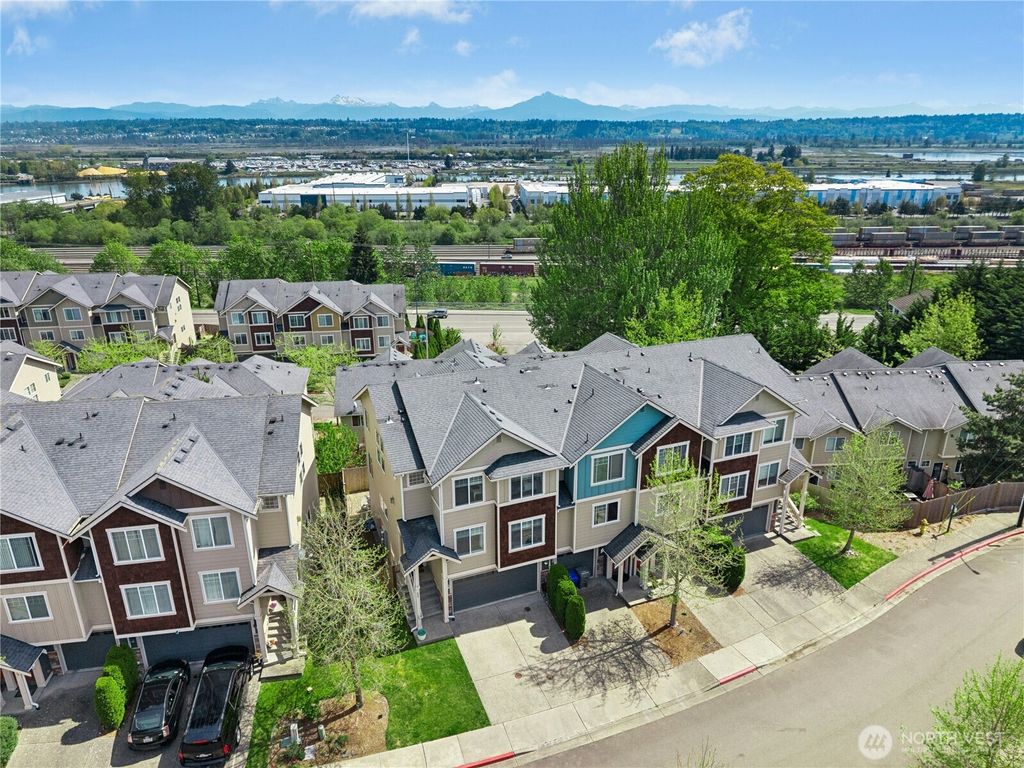 Photo of 527 Pilchuck Path, Everett, WA 98201 (MLS # 2500155)