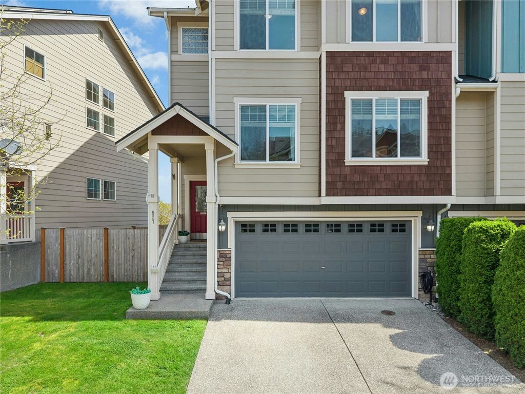 Photo of 527 Pilchuck Path, Everett, WA 98201 (MLS # 2500155)