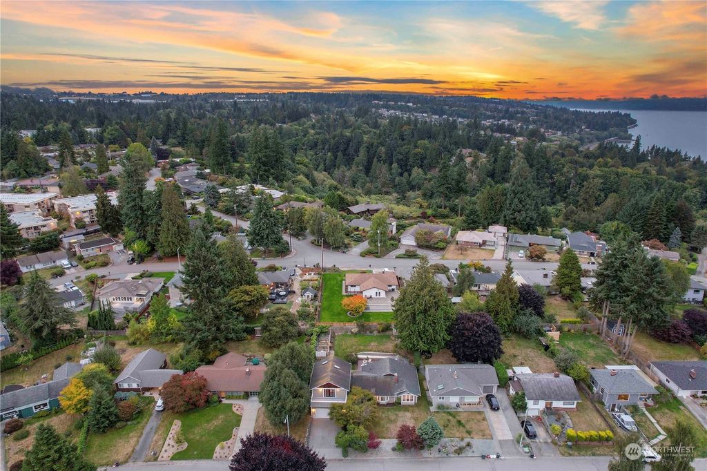 Photo of 400 Park Place, Everett, WA 98203 (MLS # 2163907)