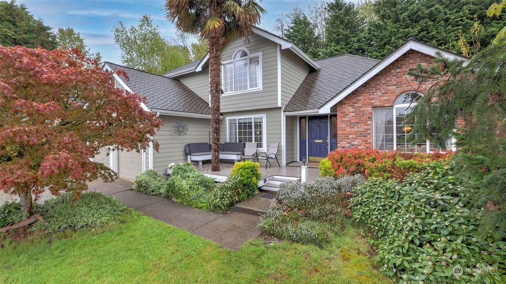 Photo of 8408 126th Place SE, Newcastle, WA 98056 (MLS # 2064276)