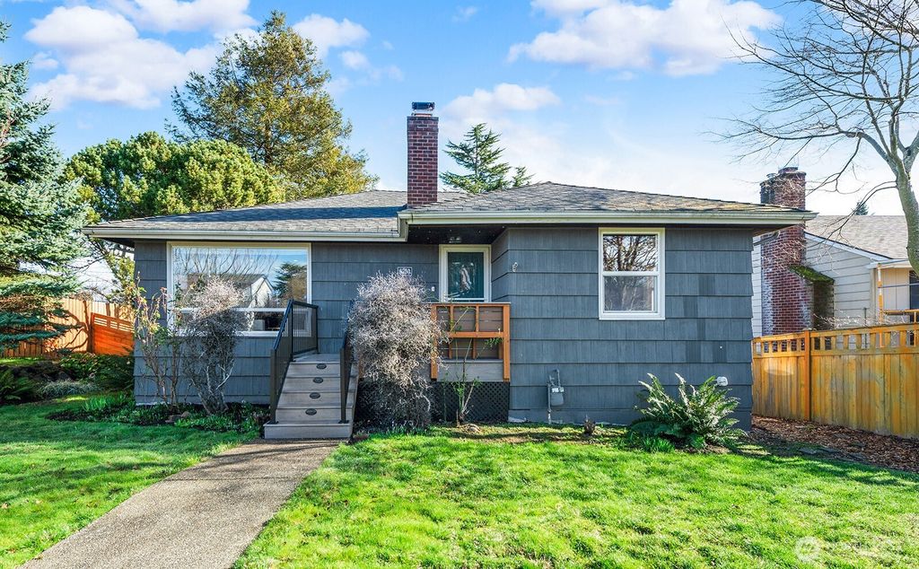 Photo of 6750 36th Avenue SW, Seattle, WA 98126 (MLS # 2474606)