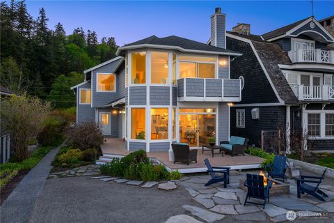 Photo of 1882 Shore Avenue, Freeland, WA 98249 (MLS # 2436148)