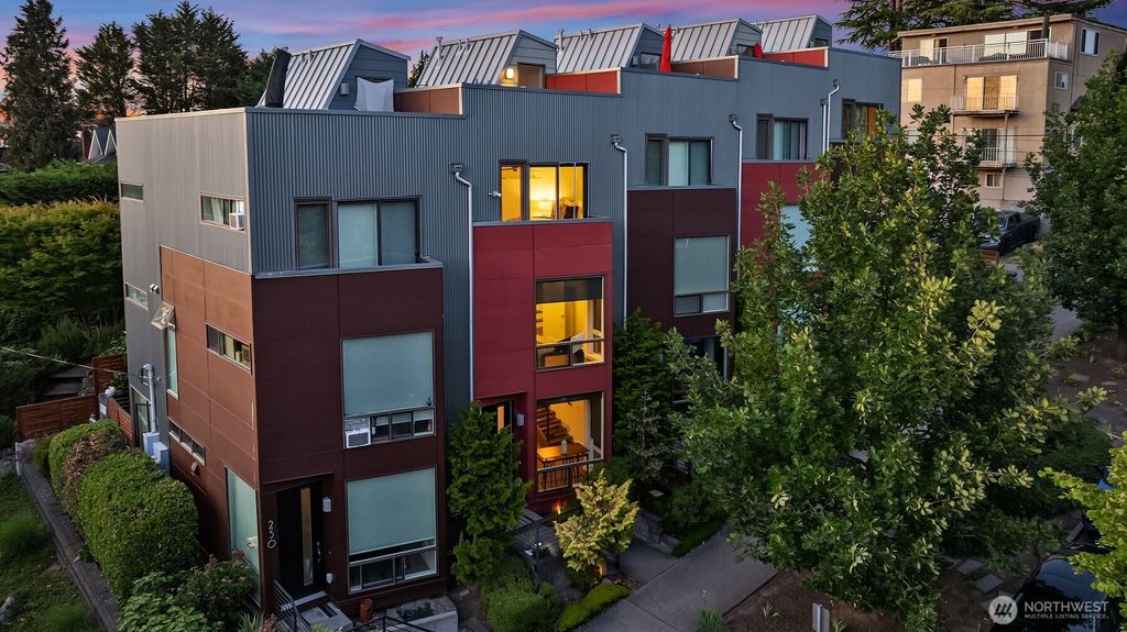 Photo of 252 E Roanoke Street, Seattle, WA 98102 (MLS # 2390306)