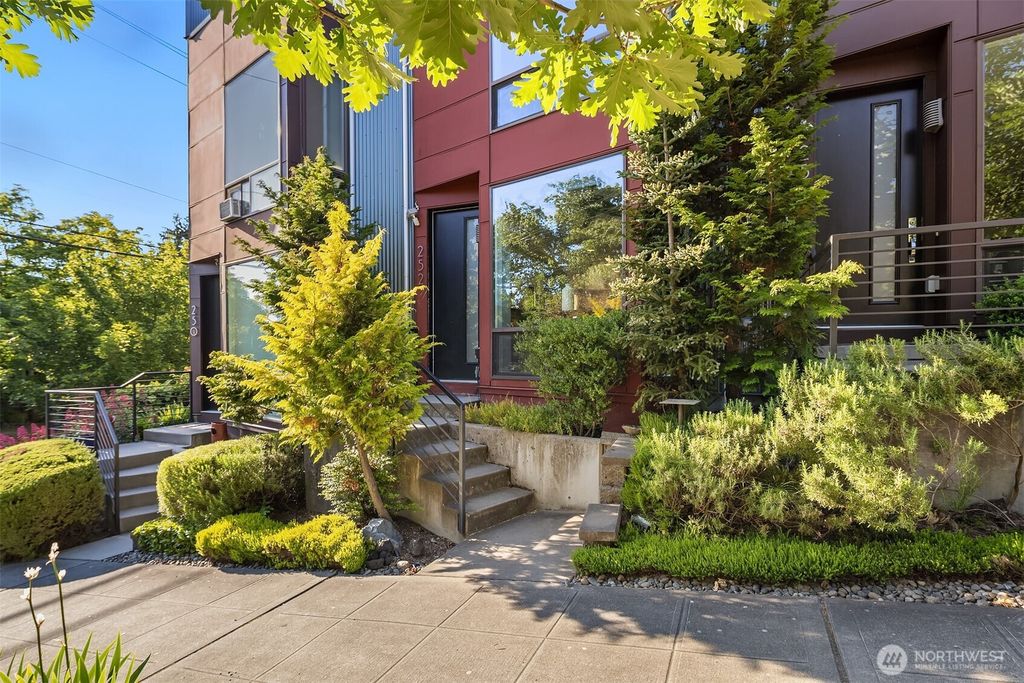 Photo of 252 E Roanoke Street, Seattle, WA 98102 (MLS # 2390306)