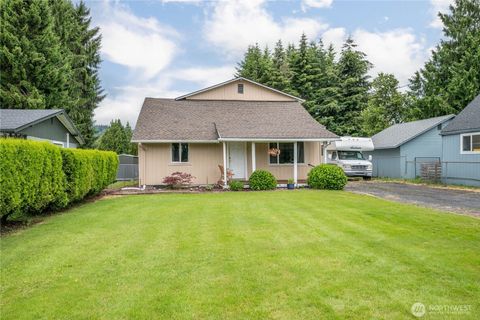 Photo of 3284 Oak Street, Longview, WA 98632 (MLS # 2540213)