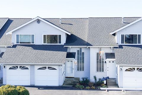 Photo of 1061 Peace Portal Dr Dr #6, Blaine, WA 98230 (MLS # 2479127)