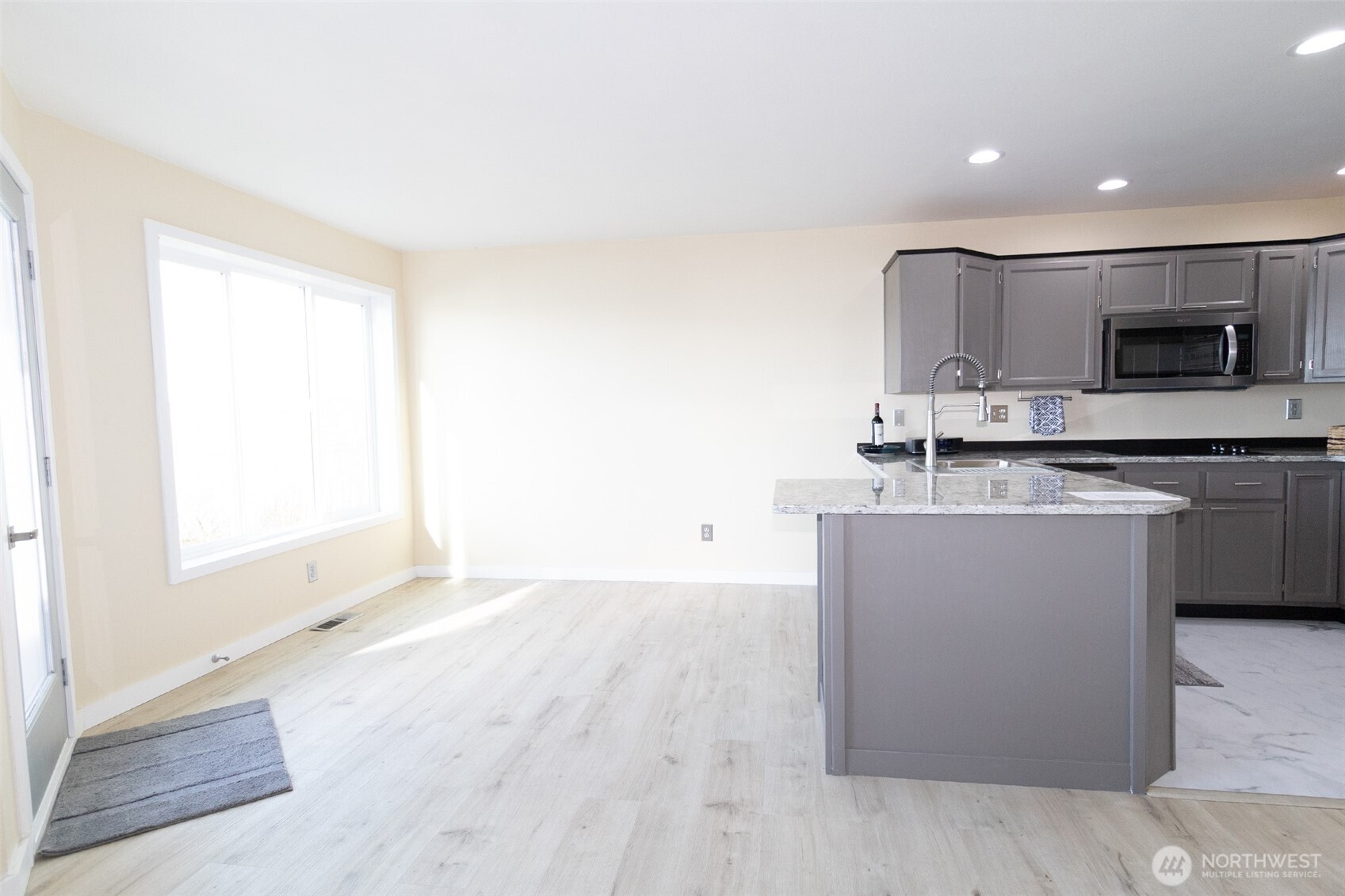 1061 Peace Portal Dr 6