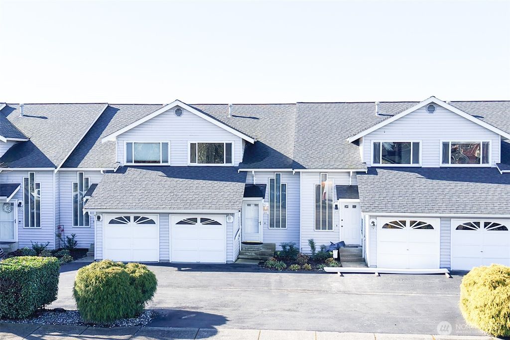 Photo of 1061 Peace Portal Dr Dr #6, Blaine, WA 98230 (MLS # 2479127)