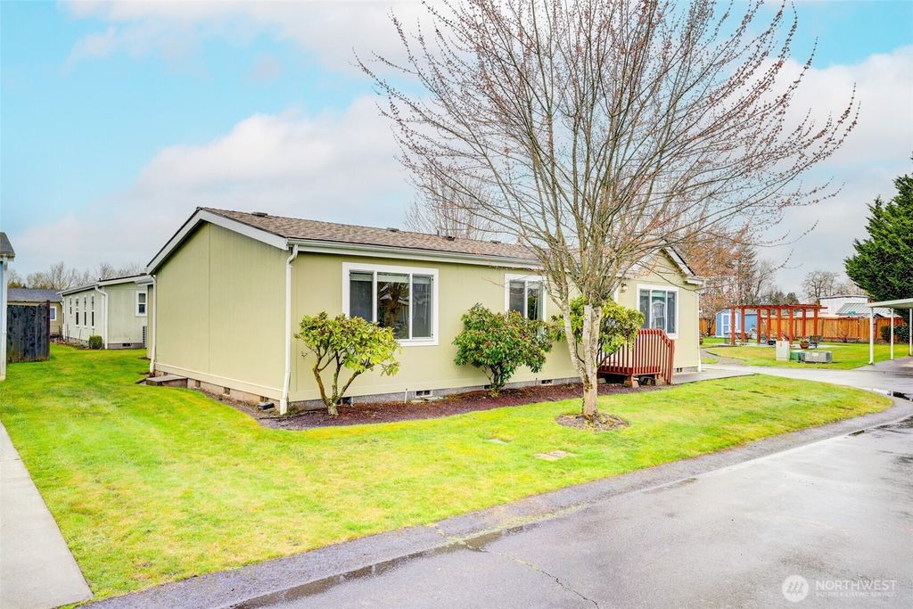 Photo of 2004 95th Street E, Tacoma, WA 98445 (MLS # 2489625)