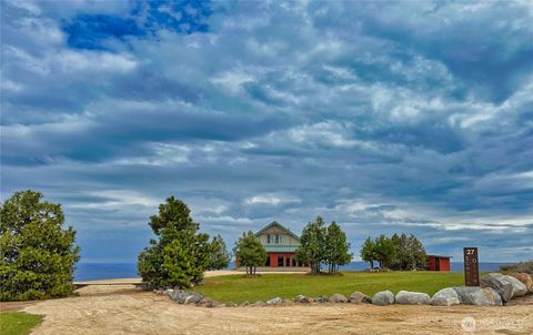 Photo of 27 Scenic Drive, Brewster, WA 98812 (MLS # 2502914)