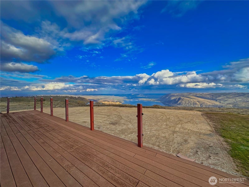 27 Scenic Drive