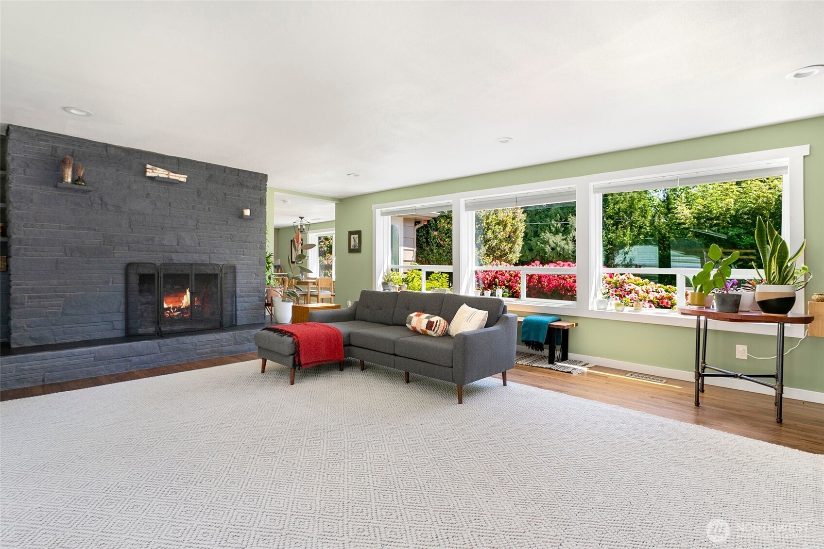1909 Division Street NW