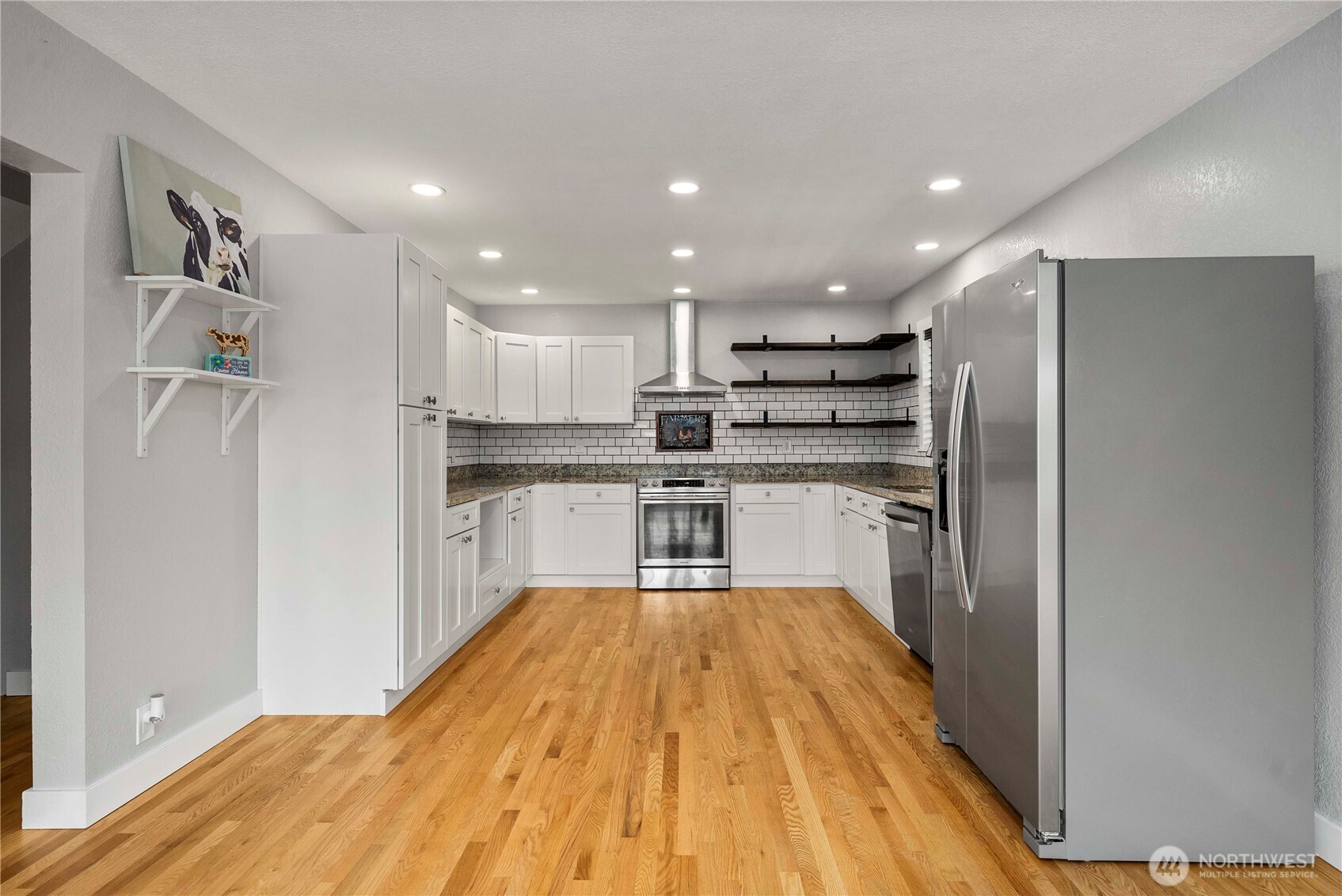 113 W Chenault Avenue