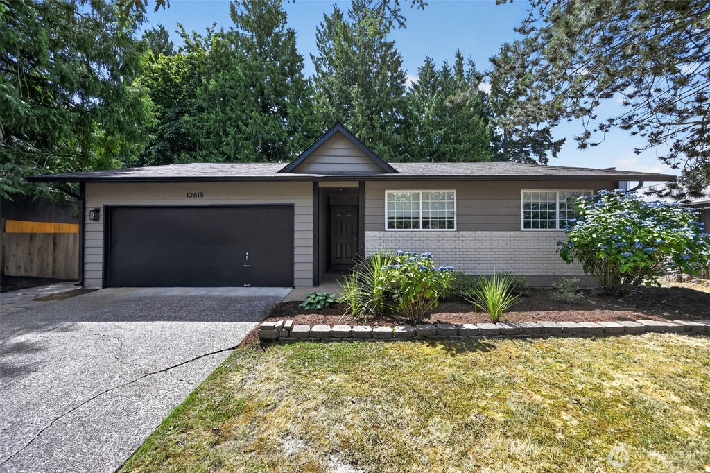 Photo of 12615 SE 318th Way, Auburn, WA 98092 (MLS # 2575817)