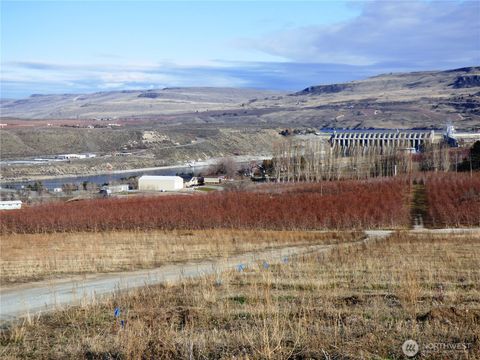 Photo of 2311 Highland Dr Dr, Bridgeport, WA 98813 (MLS # 2484345)