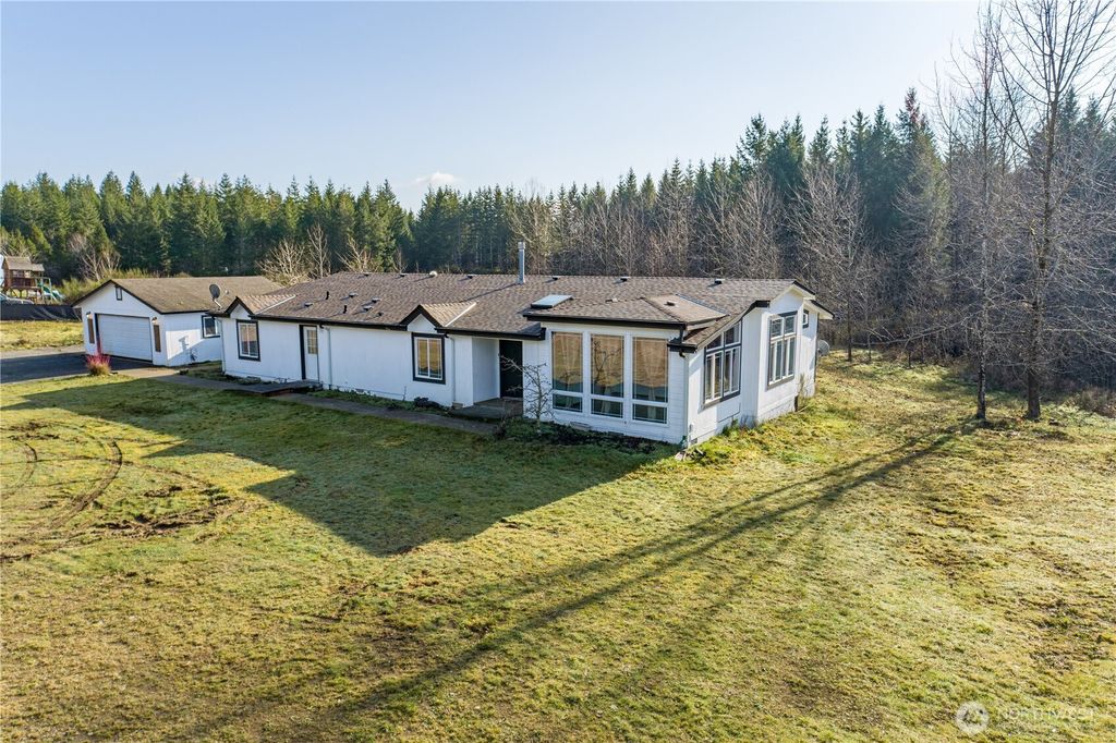 Photo of 331 E Enchantment Heights Drive, Union, WA 98592 (MLS # 2472522)