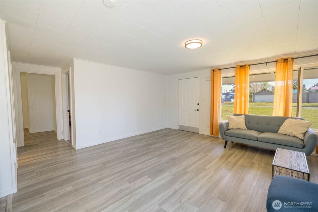 Photo of 621 N Broadway, Westport, WA 98595 (MLS # 2519739)