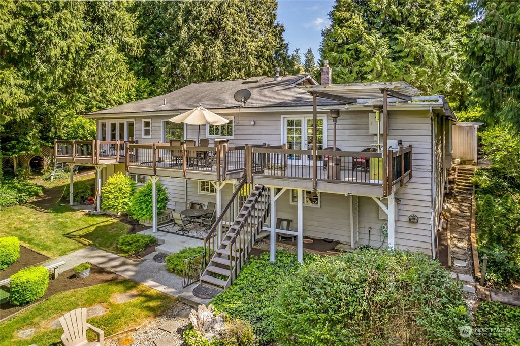 Photo of 8124 NE 166th Street, Kenmore, WA 98028 (MLS # 2078155)