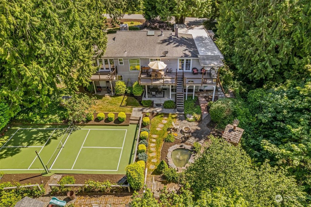 Photo of 8124 NE 166th Street, Kenmore, WA 98028 (MLS # 2078155)