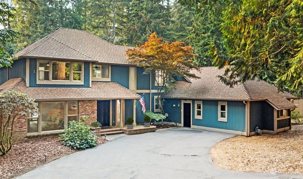 Photo of 427 219th Avenue NE, Sammamish, WA 98074 (MLS # 2005266)