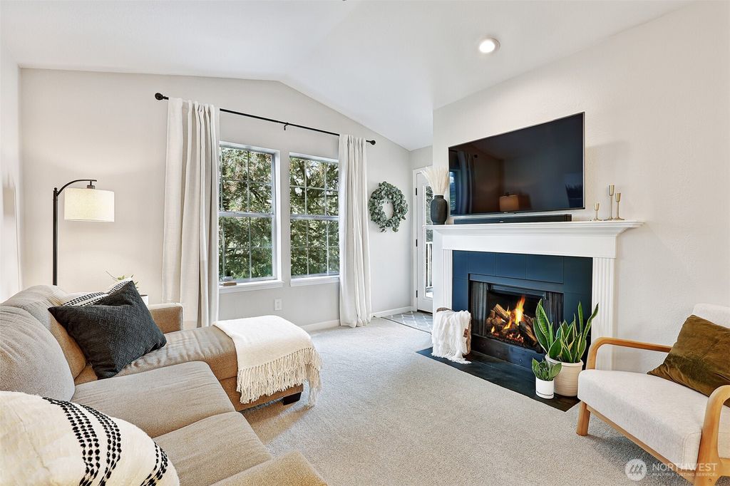 Photo of 2600 SE 118th Avenue #4-301, Bellevue, WA 98005 (MLS # 2434769)