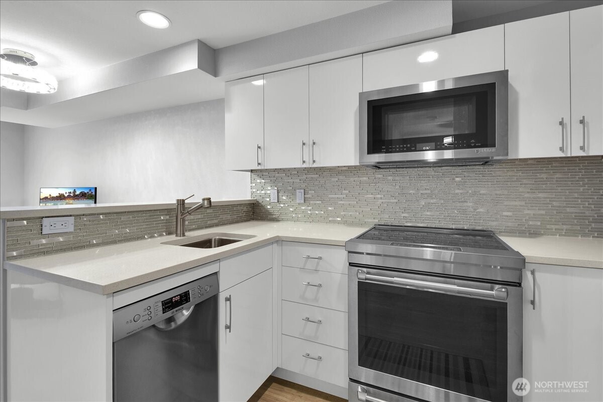 425 Vine Street 614