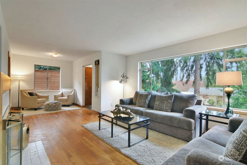 Photo of 5709 36th Avenue NE, Seattle, WA 98105 (MLS # 2199755)