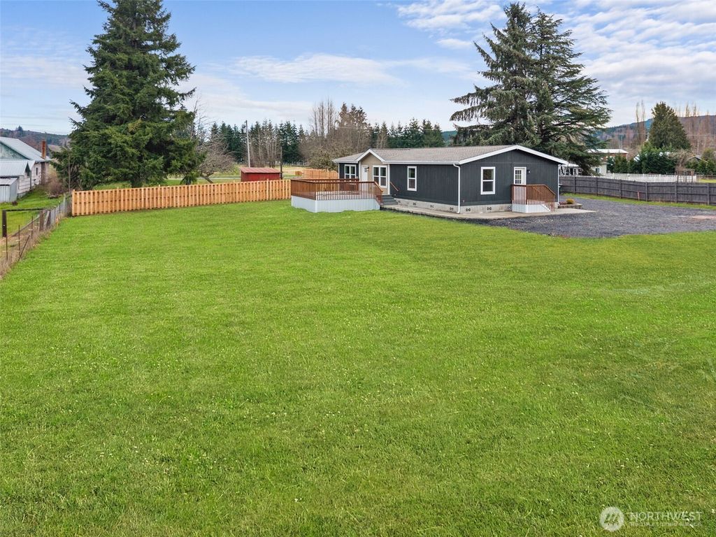 Photo of 909 N 1ST Street, Pe Ell, WA 98572 (MLS # 2494047)