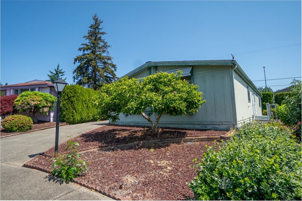 Photo of 37301 28th Avenue S #4, Federal Way, WA 98003 (MLS # 2396440)
