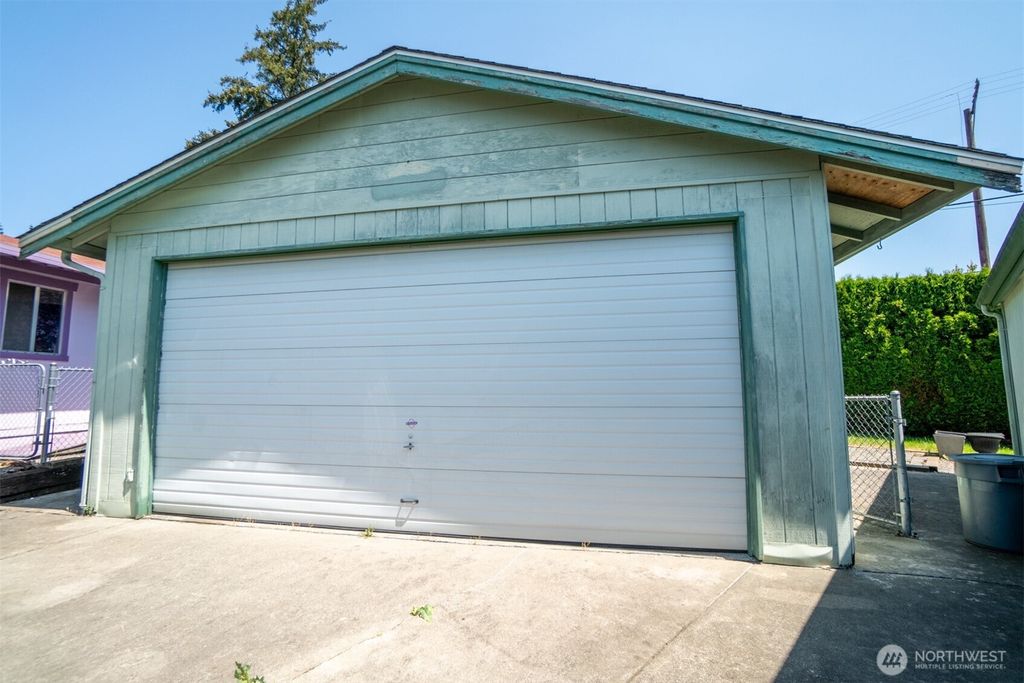 Photo of 37301 28th Avenue S #4, Federal Way, WA 98003 (MLS # 2396440)