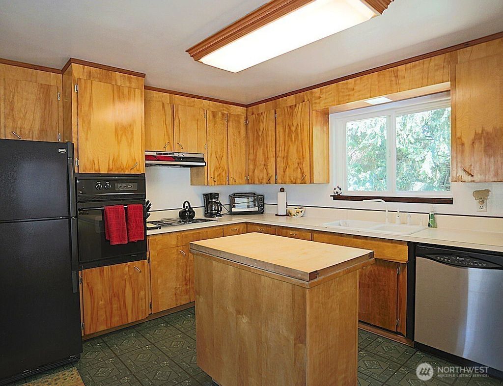 Photo of 29628 22nd Avenue S, Federal Way, WA 98003 (MLS # 2357273)