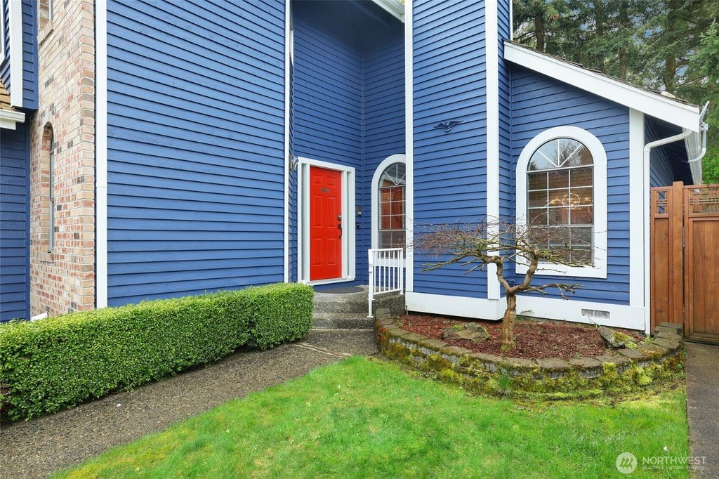 Photo of 31429 47th Place SW, Federal Way, WA 98023 (MLS # 2347588)