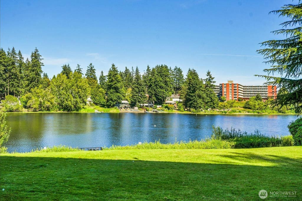 Photo of 322 N 134th Street #102, Seattle, WA 98133 (MLS # 2566673)