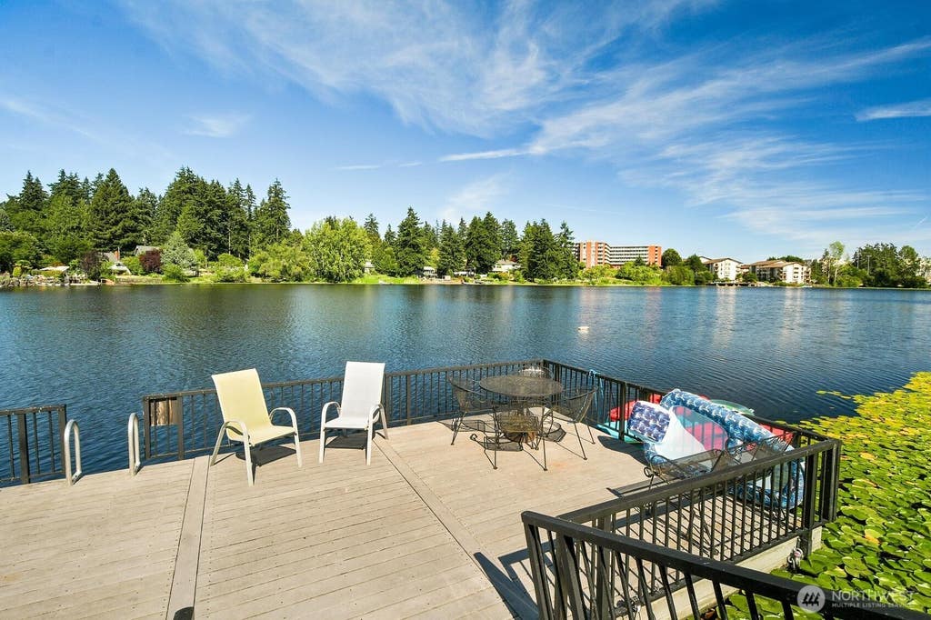 Photo of 322 N 134th Street #102, Seattle, WA 98133 (MLS # 2566673)